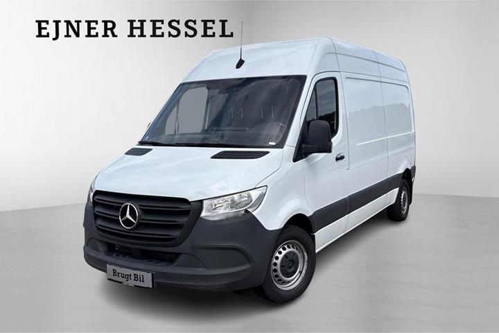 Hvid Mercedes Sprinter 215 fra 2023