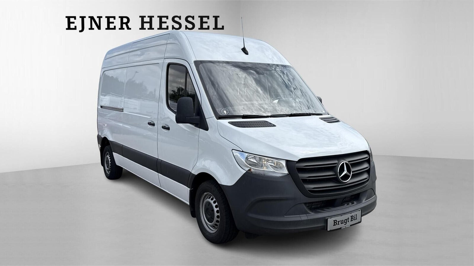 Hvid Mercedes Sprinter 215 fra 2023