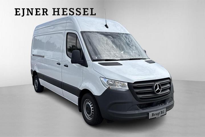 Hvid Mercedes Sprinter 215 fra 2023