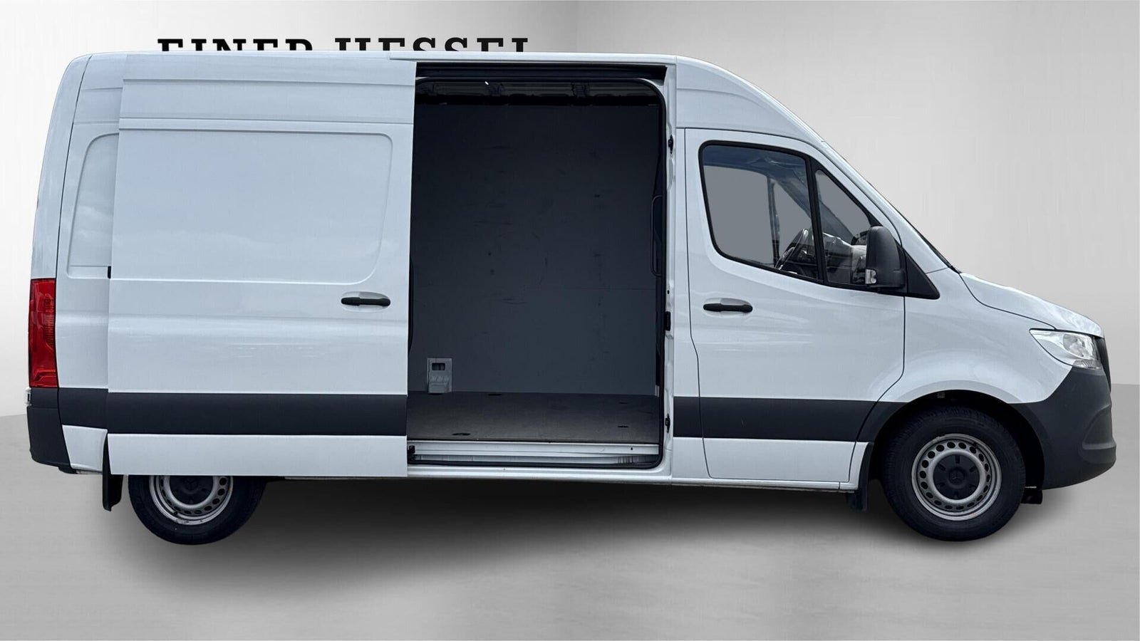 Hvid Mercedes Sprinter 215 fra 2023