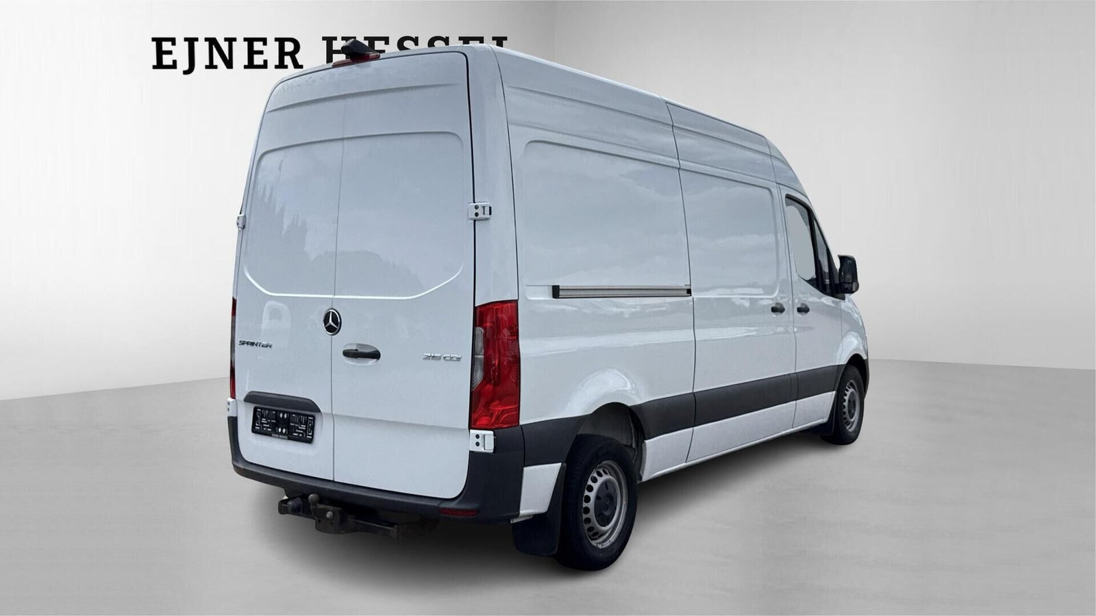 Hvid Mercedes Sprinter 215 fra 2023
