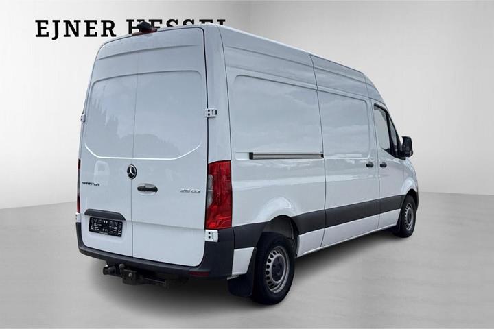 Hvid Mercedes Sprinter 215 fra 2023