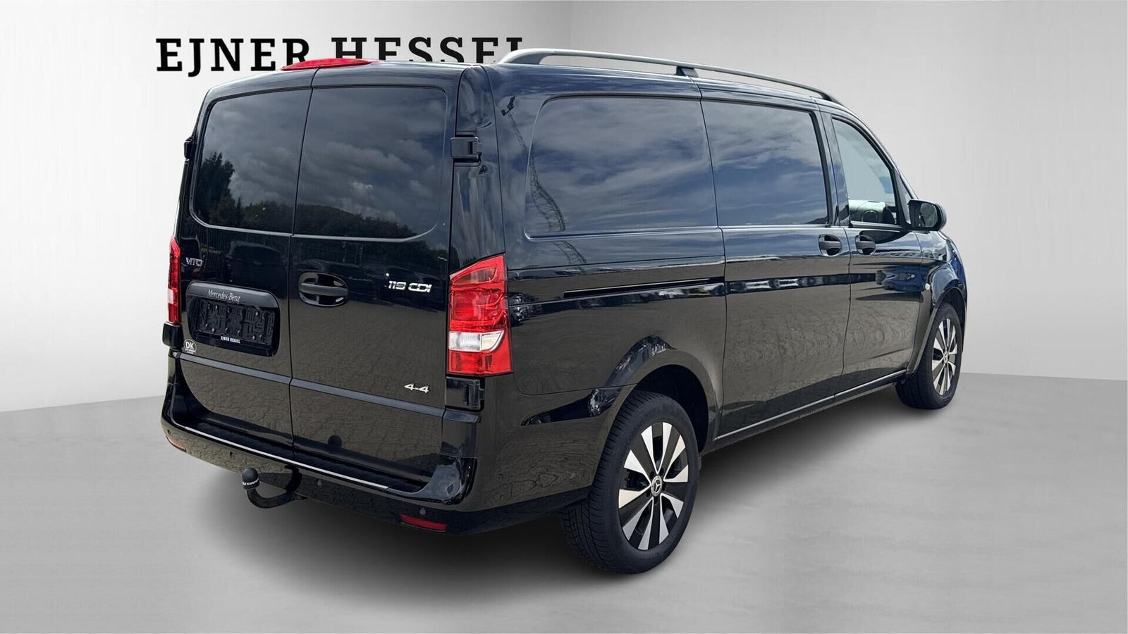 Sort Mercedes Vito 119 fra 2021