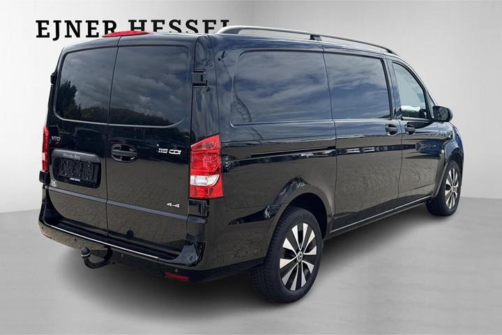 Sort Mercedes Vito 119 fra 2021