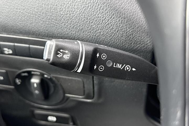 Sort Mercedes Vito 119 fra 2021