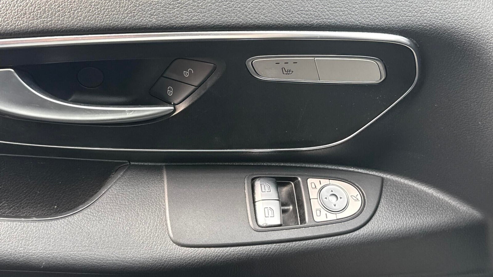 Sort Mercedes Vito 119 fra 2021