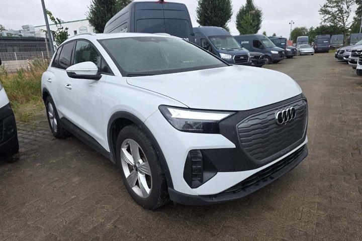 Hvid Audi Q4 e-tron fra 2023