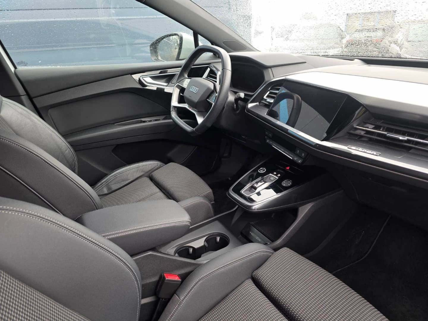 Hvid Audi Q4 e-tron fra 2023