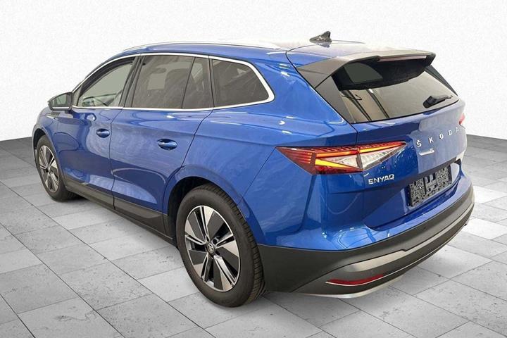 Blå Skoda Enyaq fra 2023