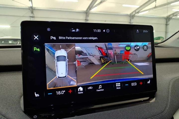 Blå Skoda Enyaq fra 2023