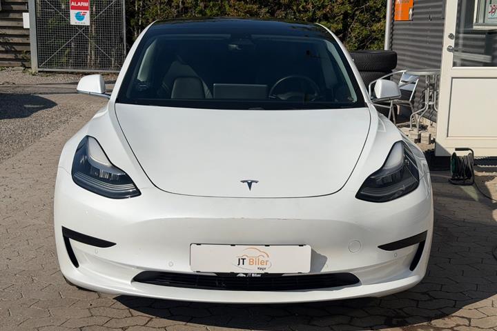 Hvid Tesla Model 3 fra 2019