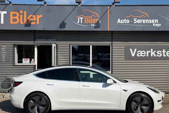 Hvid Tesla Model 3 fra 2019