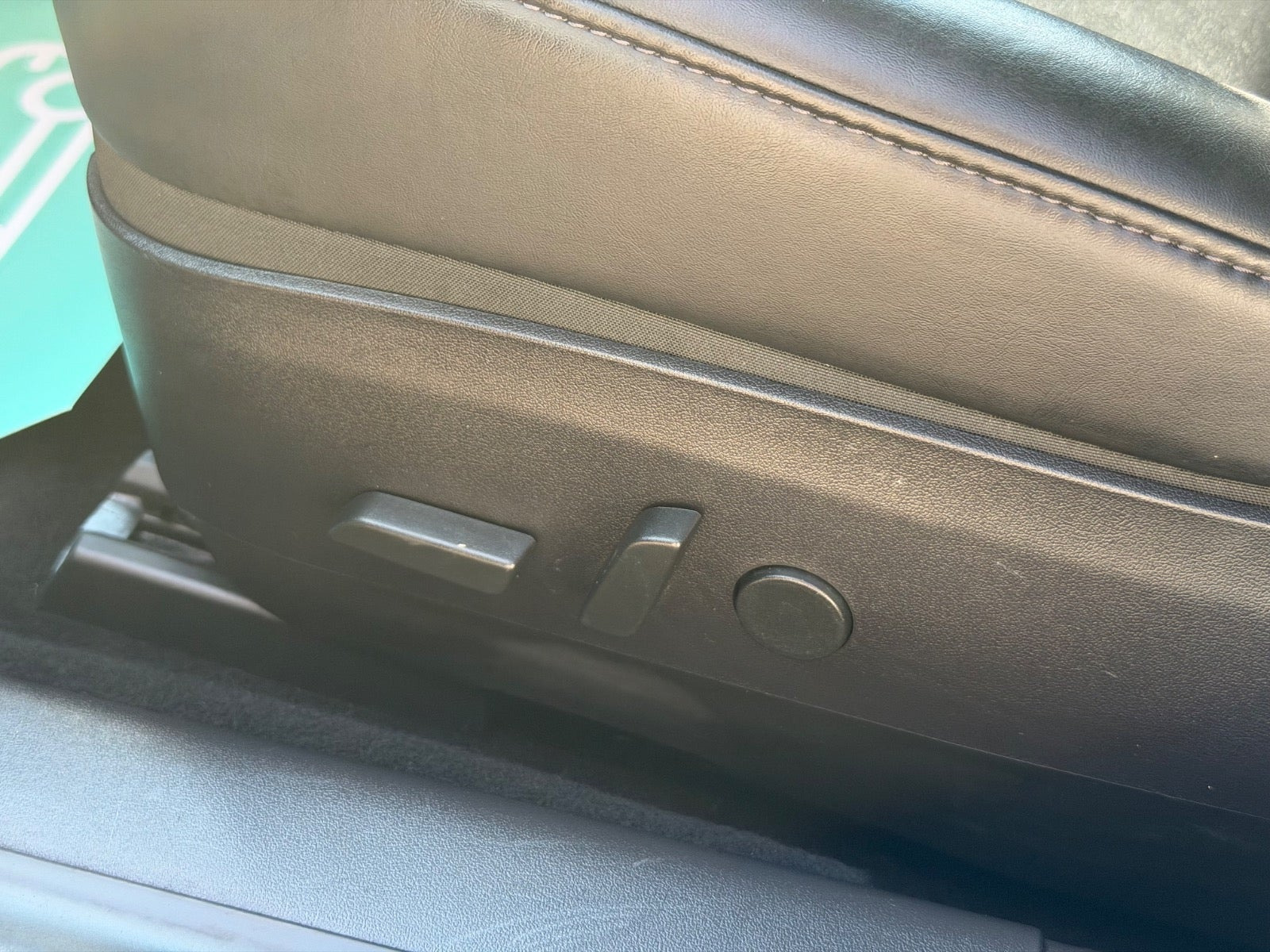 Hvid Tesla Model 3 fra 2019