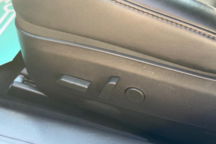 Hvid Tesla Model 3 fra 2019