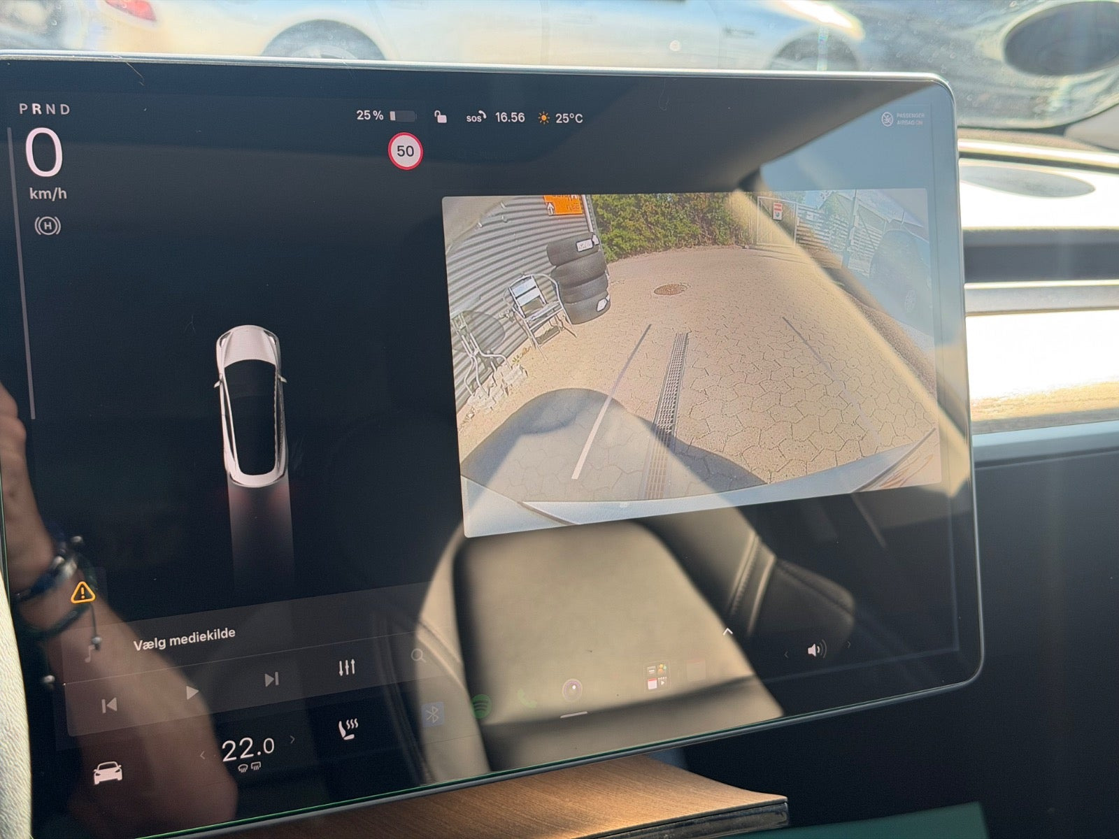 Hvid Tesla Model 3 fra 2019