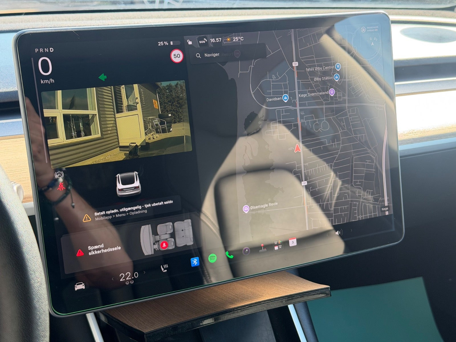 Hvid Tesla Model 3 fra 2019