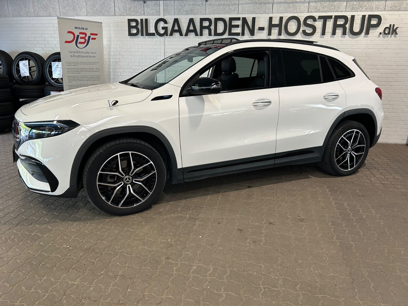 Hvid Mercedes EQA250 fra 2021