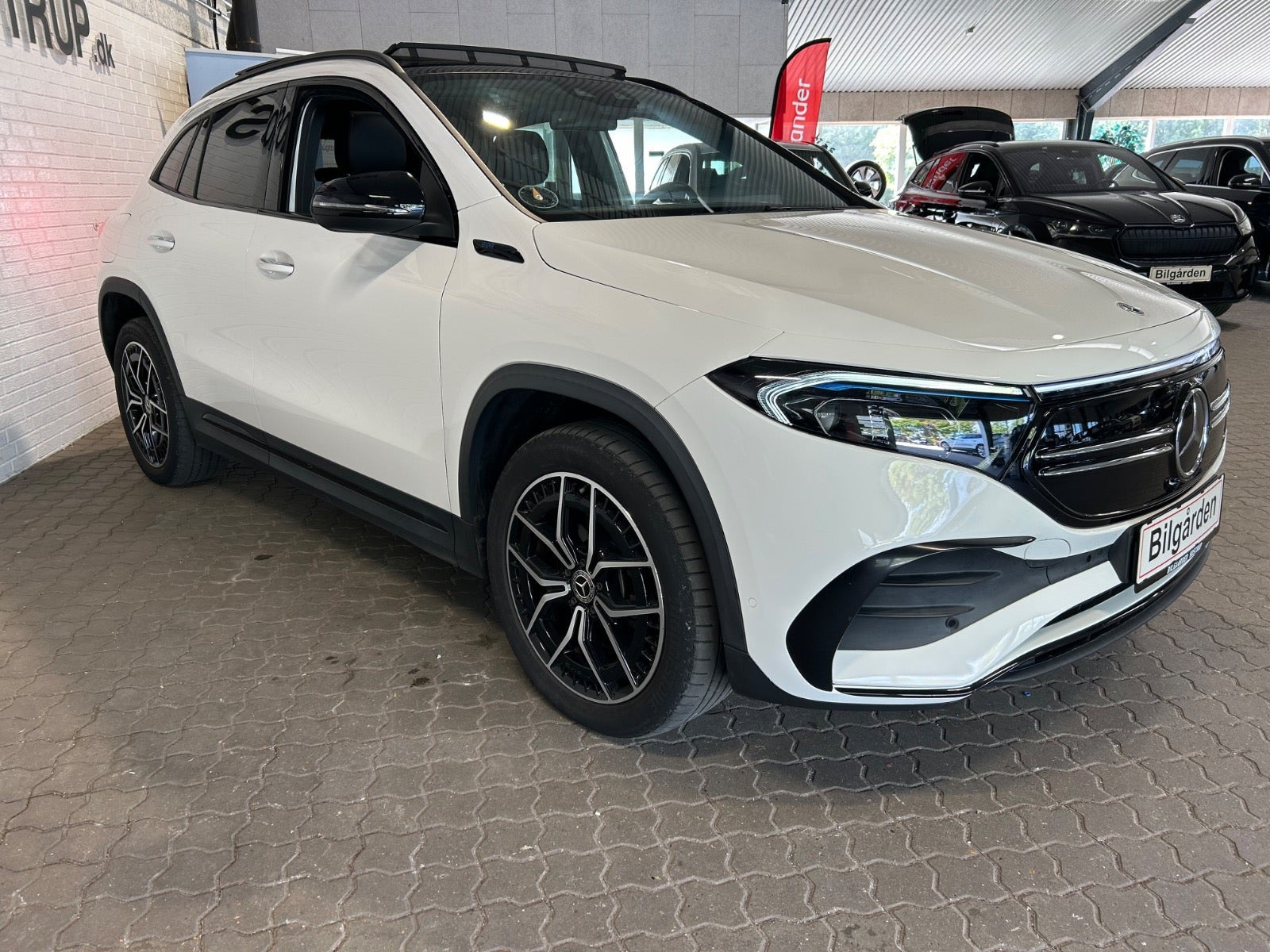 Hvid Mercedes EQA250 fra 2021