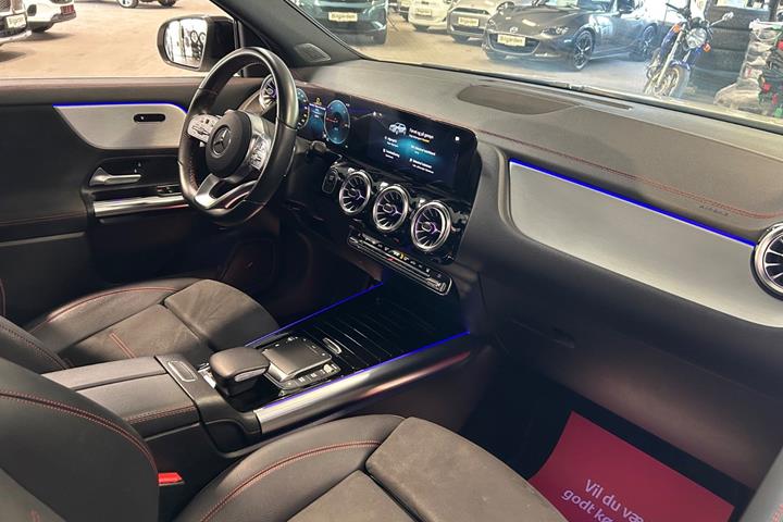 Hvid Mercedes EQA250 fra 2021