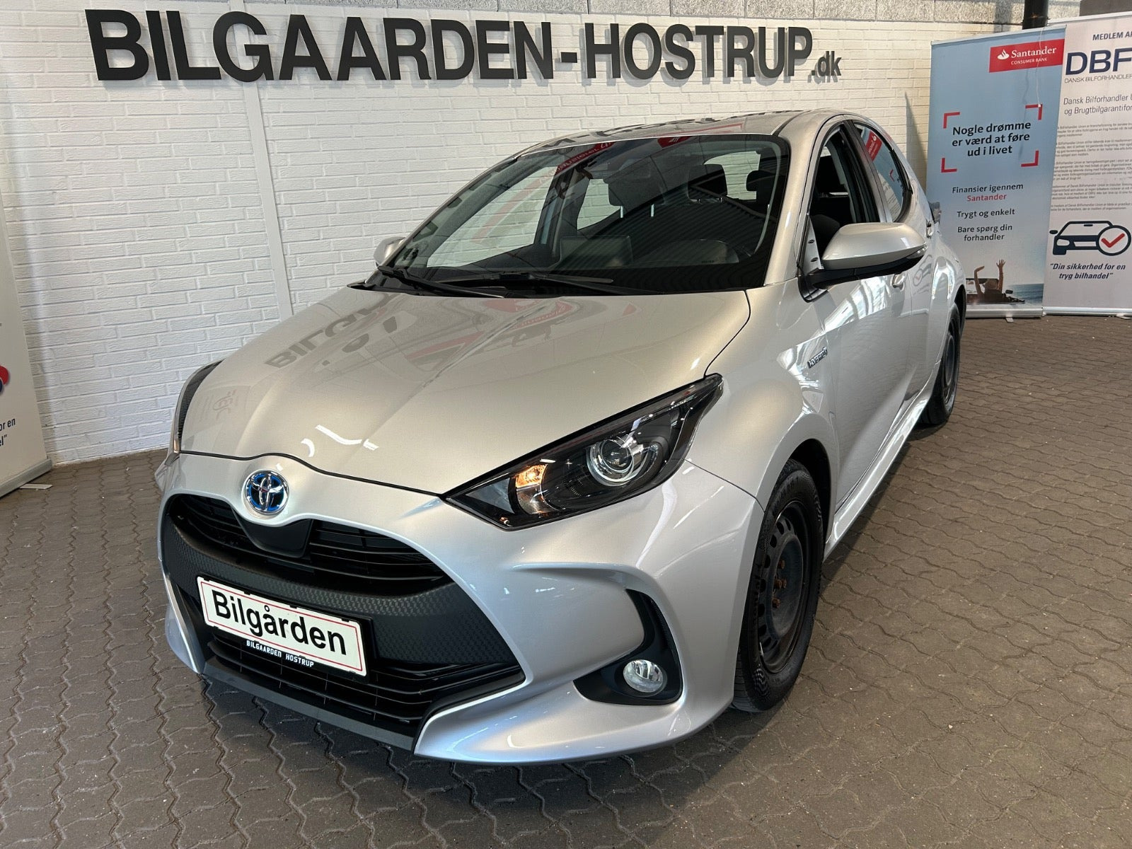 Sølv Toyota Yaris fra 2020