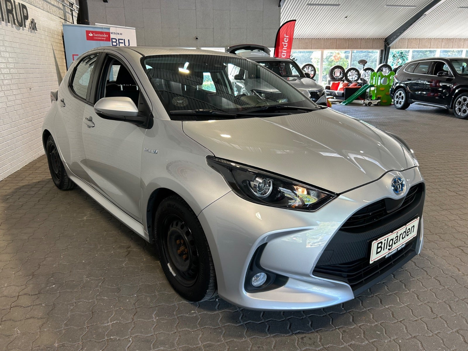 Sølv Toyota Yaris fra 2020