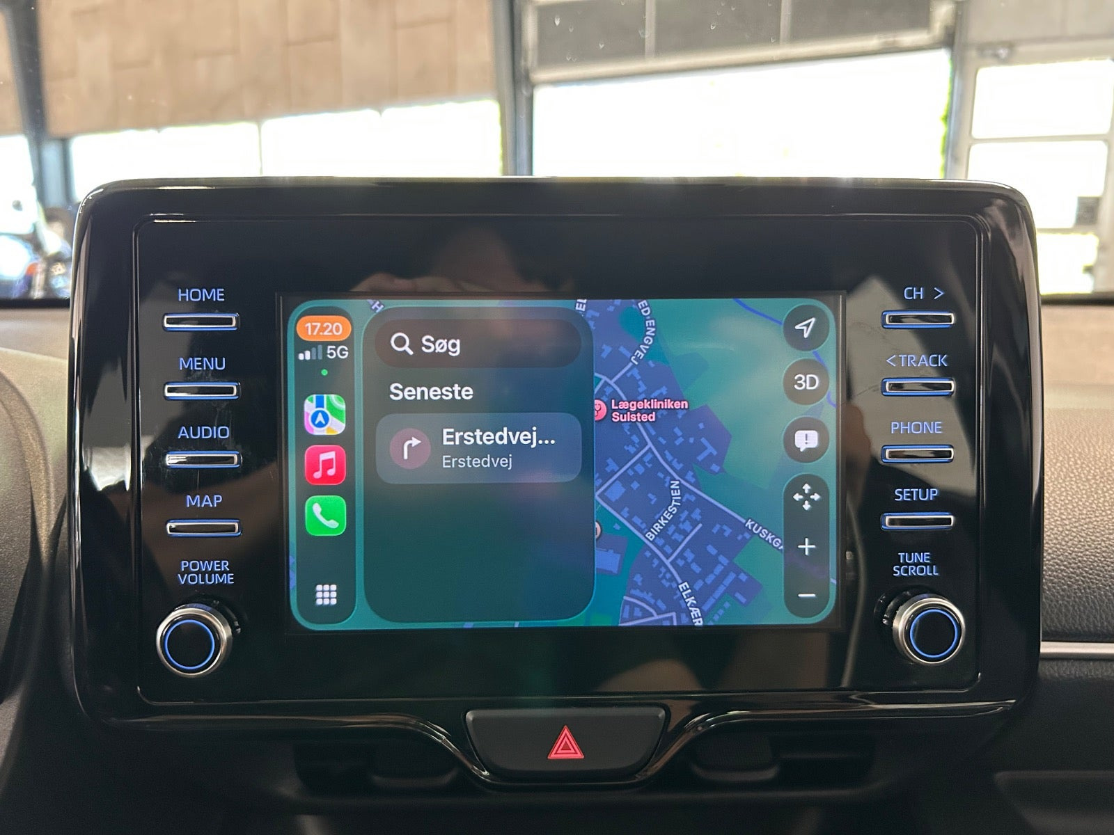 Sølv Toyota Yaris fra 2020