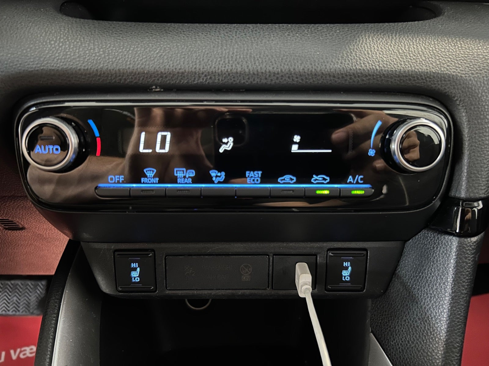 Sølv Toyota Yaris fra 2020
