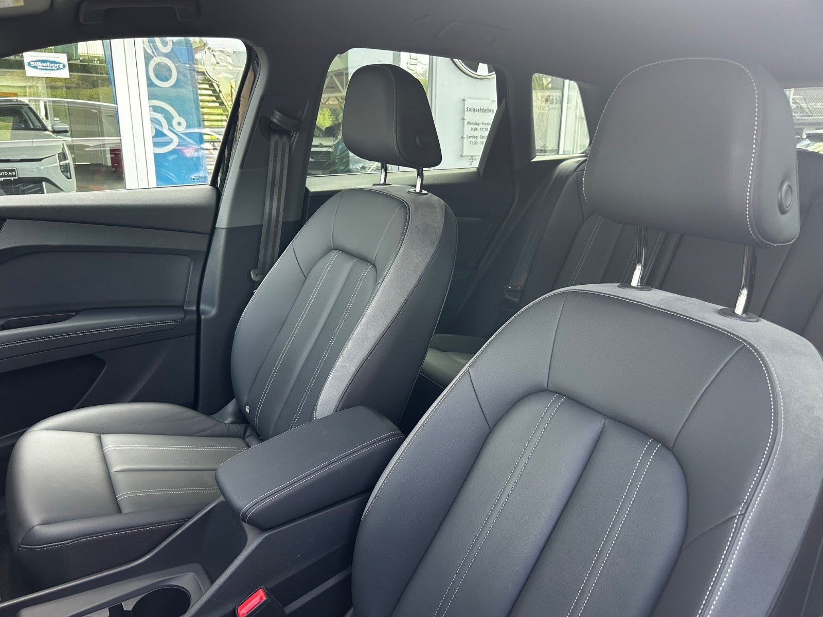 Sort Audi Q4 e-tron fra 2024