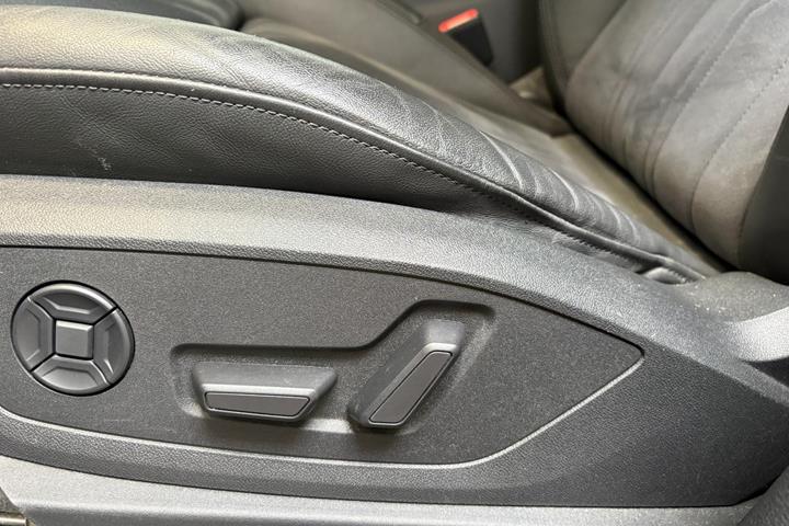 Sort Audi e-tron fra 2023