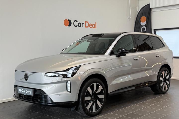 Sølv Volvo EX90 fra 2025