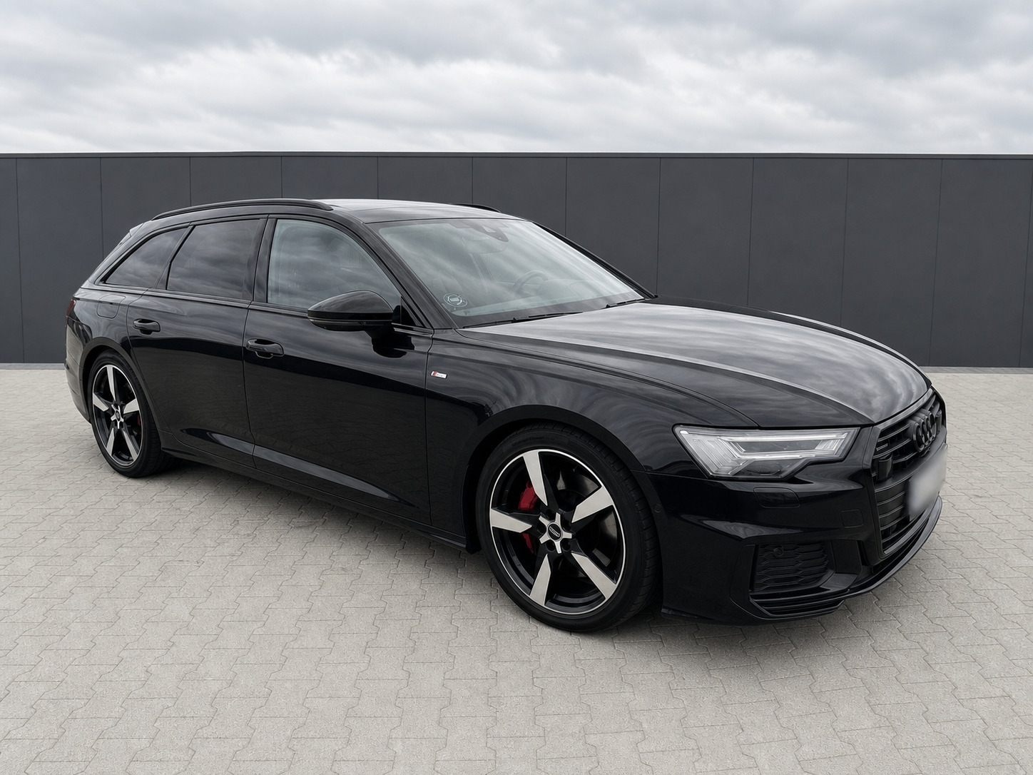 Sort Audi A 6 fra 2020
