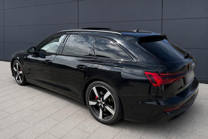 Sort Audi A 6 fra 2020
