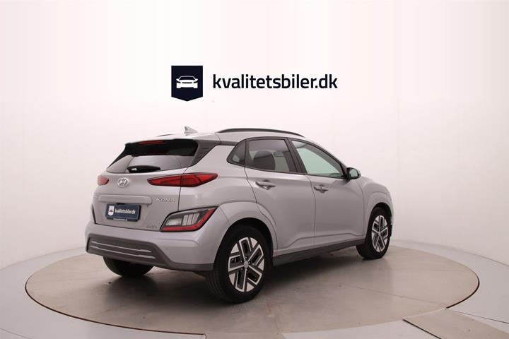 Sølv Hyundai Kona fra 2023