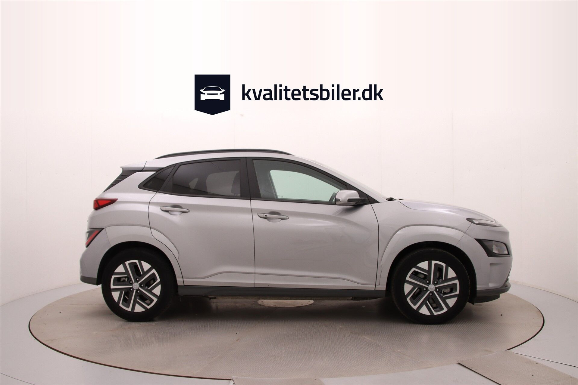 Sølv Hyundai Kona fra 2023
