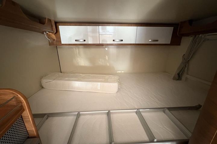 Hvid Elnagh Baron fra 2018 set udefra