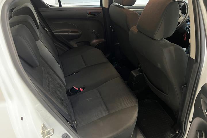 Hvid Suzuki Swift fra 2012