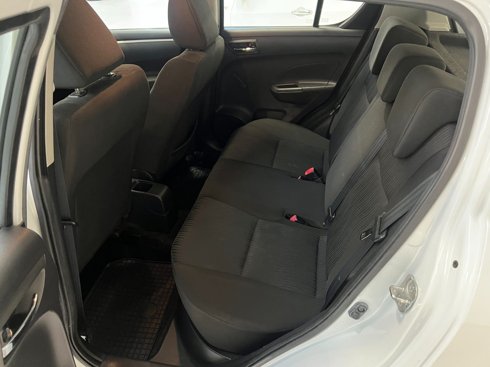 Hvid Suzuki Swift fra 2012