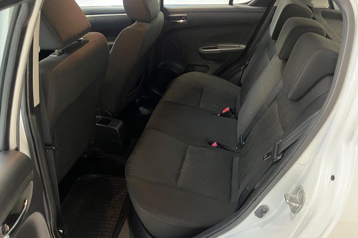 Hvid Suzuki Swift fra 2012