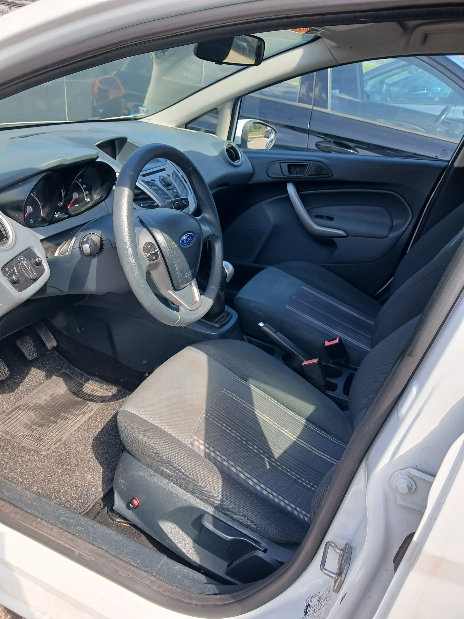 Hvid Ford Fiesta fra 2009