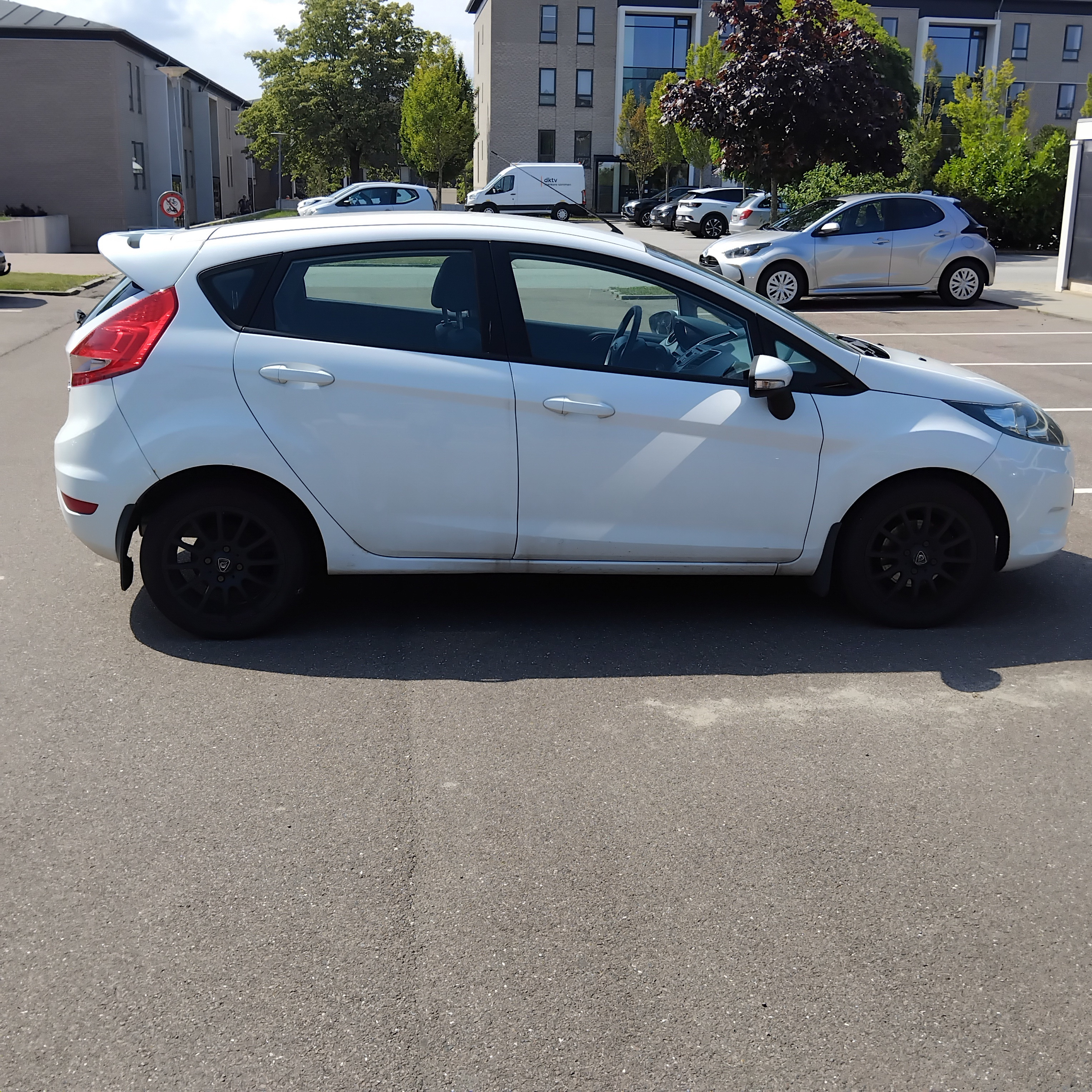 Hvid Ford Fiesta fra 2009
