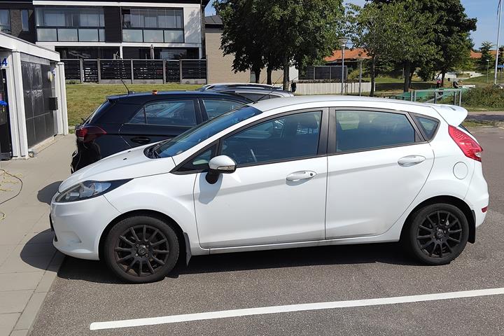 Hvid Ford Fiesta fra 2009