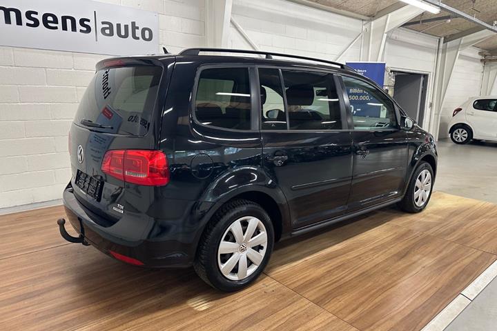 Sort VW Touran fra 2014