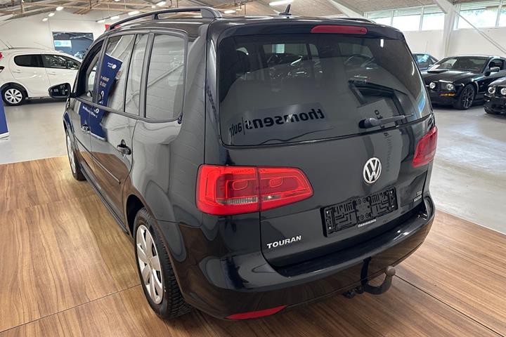 Sort VW Touran fra 2014