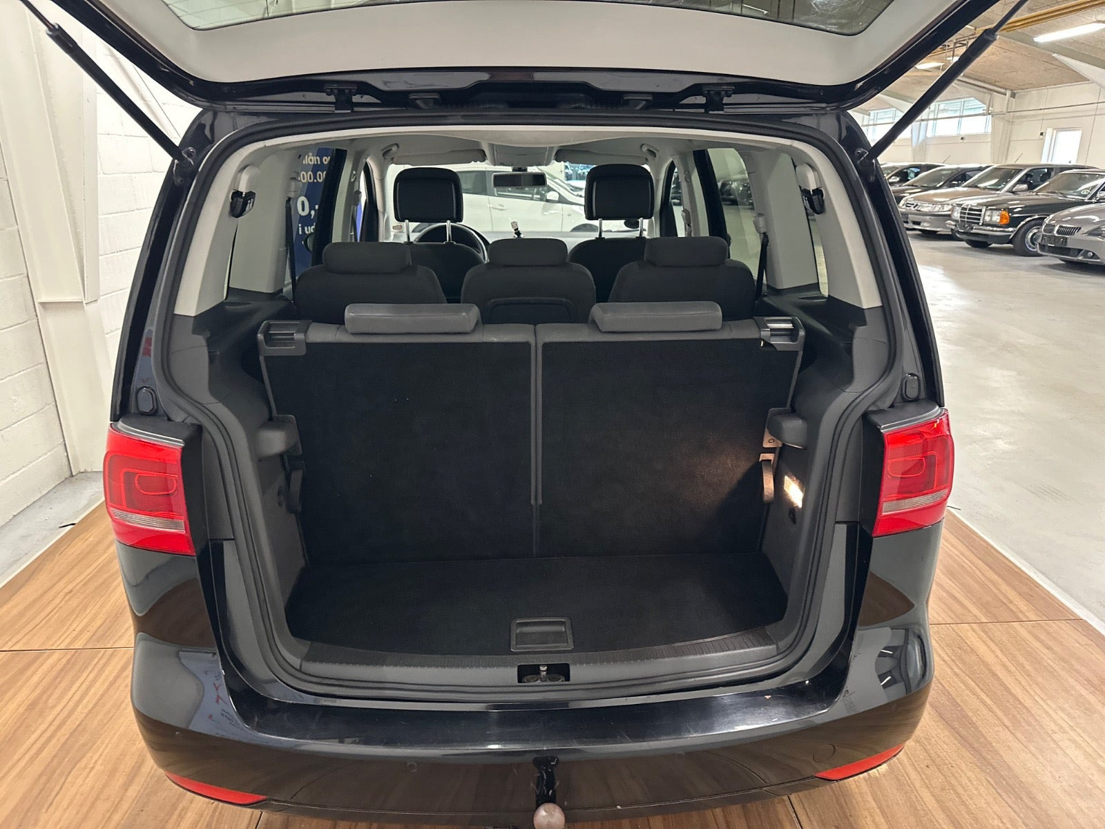 Sort VW Touran fra 2014