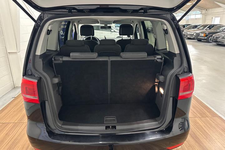 Sort VW Touran fra 2014