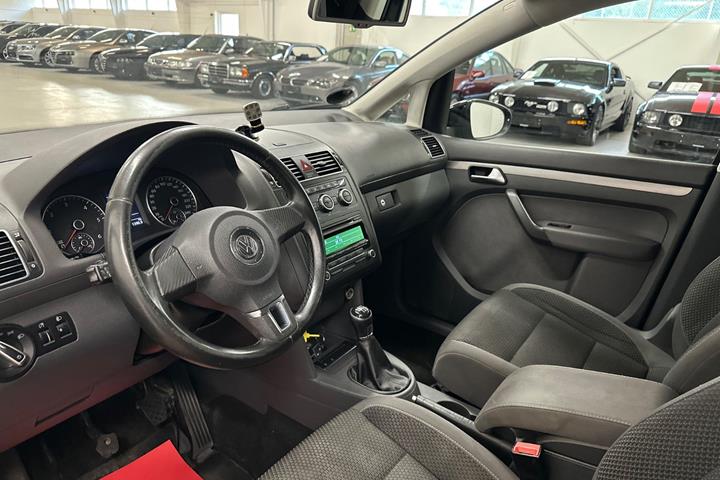 Sort VW Touran fra 2014