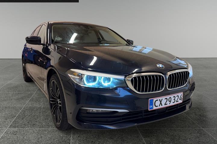 Blå BMW 520d fra 2020
