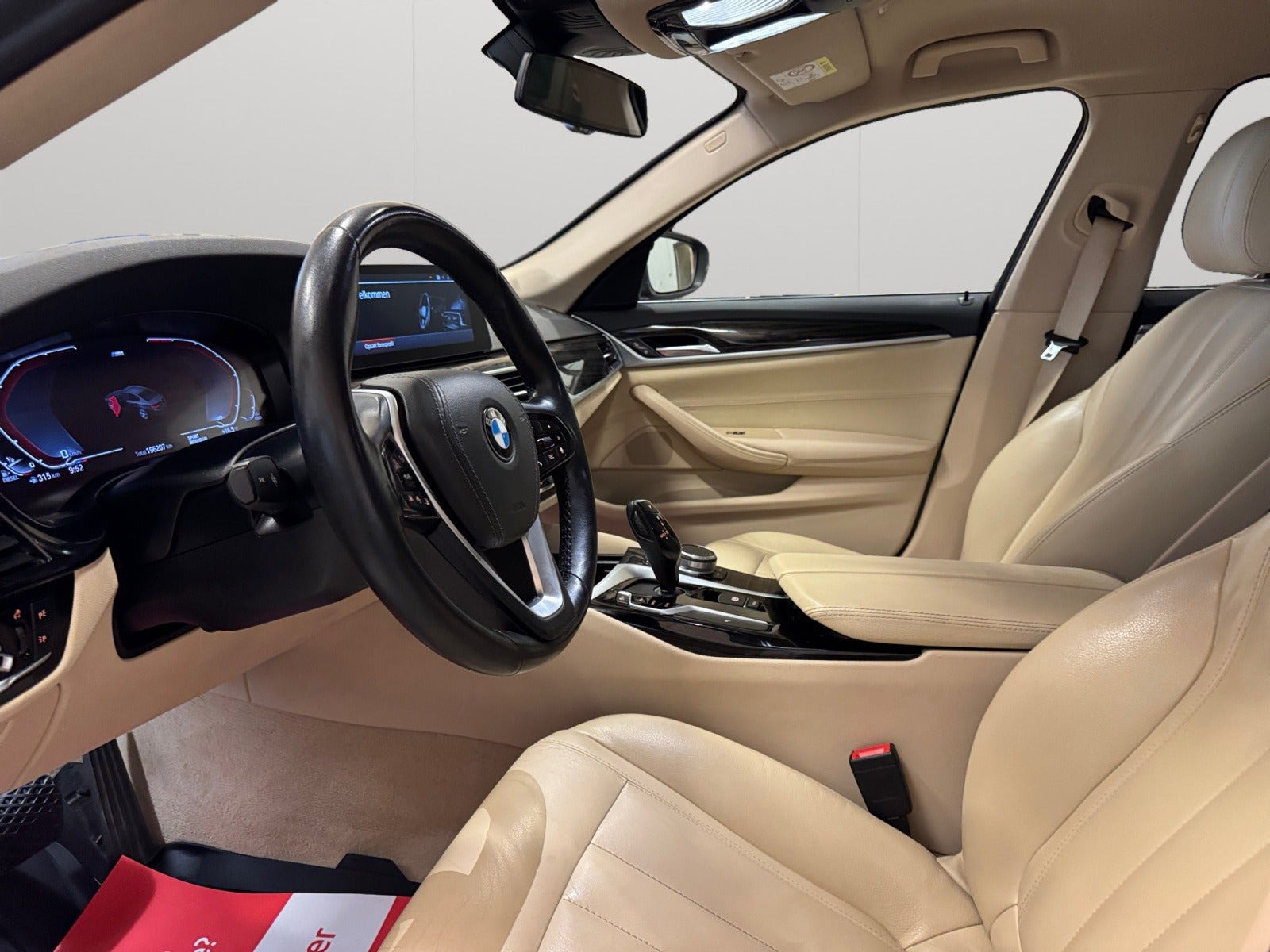 Blå BMW 520d fra 2020