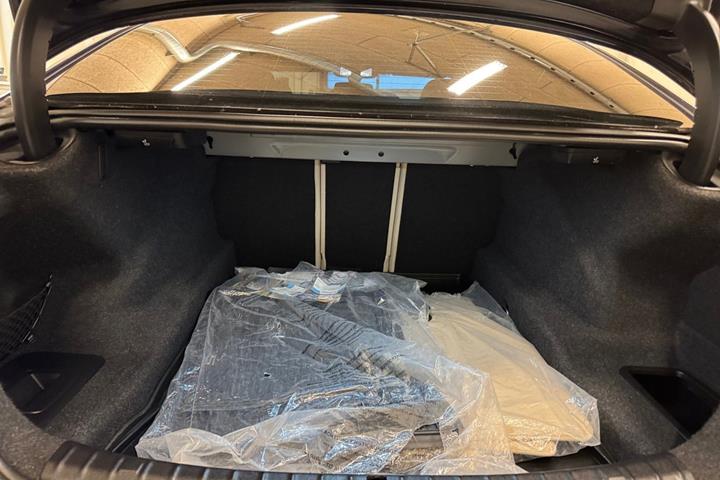 Blå BMW 520d fra 2020