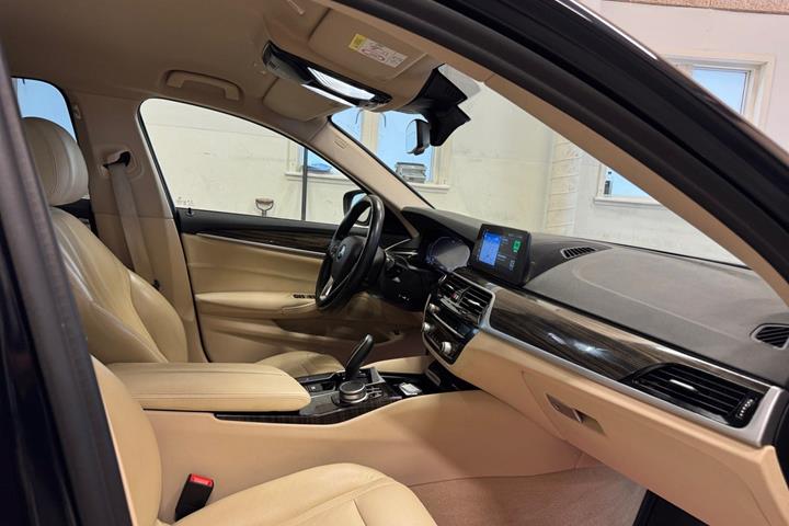 Blå BMW 520d fra 2020